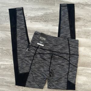 NWT Victoria’s Secret Sport Knockout Mid Rise Tight Pants XS